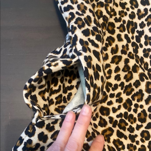 Velvet by Graham & Spencer Jolene Leopard print Puff Sleeve Sheath Dress - Picture 11 of 12